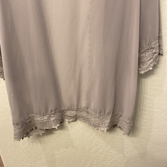 Sheer gray kimono with crochet trim NWOT - Picture 6 of 6